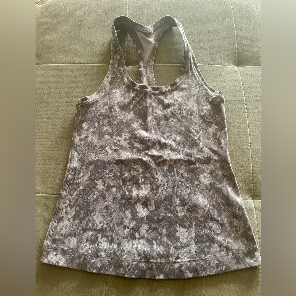 Lululemon Cool RB Short Tank
*Nulu size 2